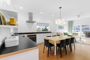 Dishwasher, dining tables - Averitts Favorite - Newly Renovated, Gulf View, Tang-O-Mar Community! (Destin)