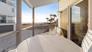 Terrace/patio - Averitts Favorite - Newly Renovated, Gulf View, Tang-O-Mar Community! (Destin)