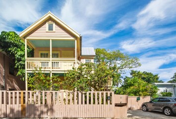 Welcome to Poinciana Paradise!