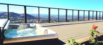 Luxurious Resort Style 3BR + Office w/ Stunning Ocean Views, Pool, Spa & Sauna