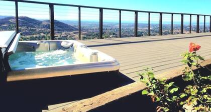 Ylellinen lomakeskuksen tyyli 3BR w / upeat merinäkymät, uima-allas, kylpylä ja sauna