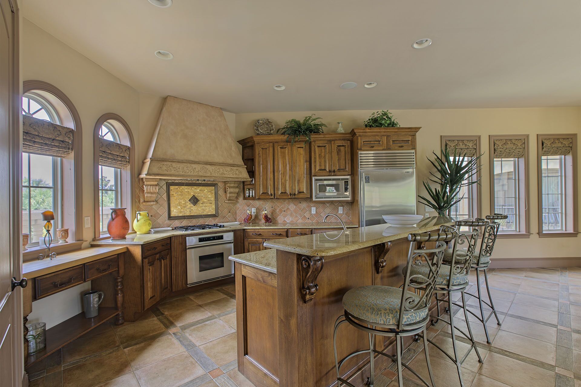 Emerald Palazzo - East Destin, Community Pool, Hot Tub, Steps to the Beach!