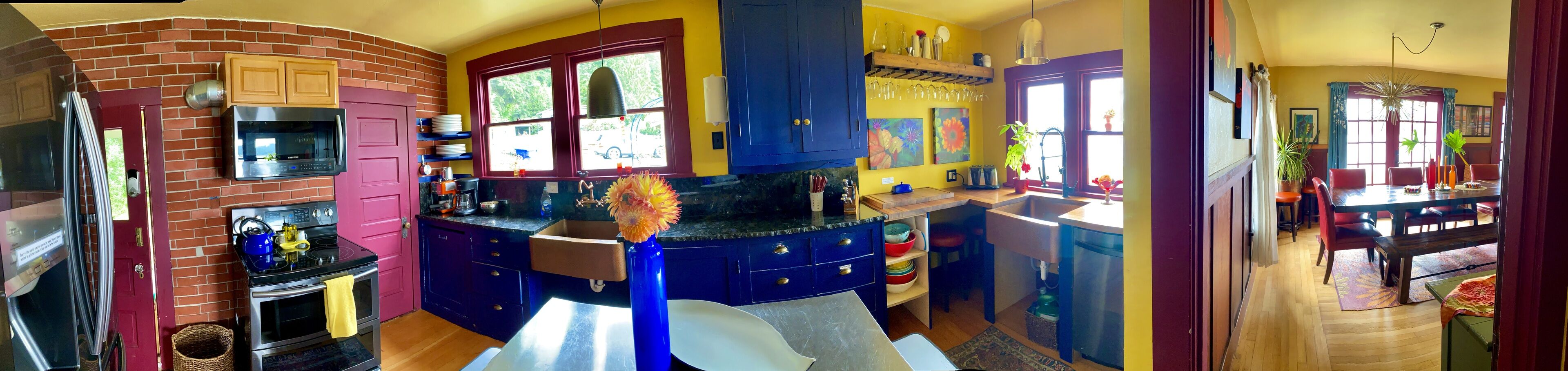 SHABBY CHIC WATERFRONT RETREAT is a relaxing, serene low bank waterfront home