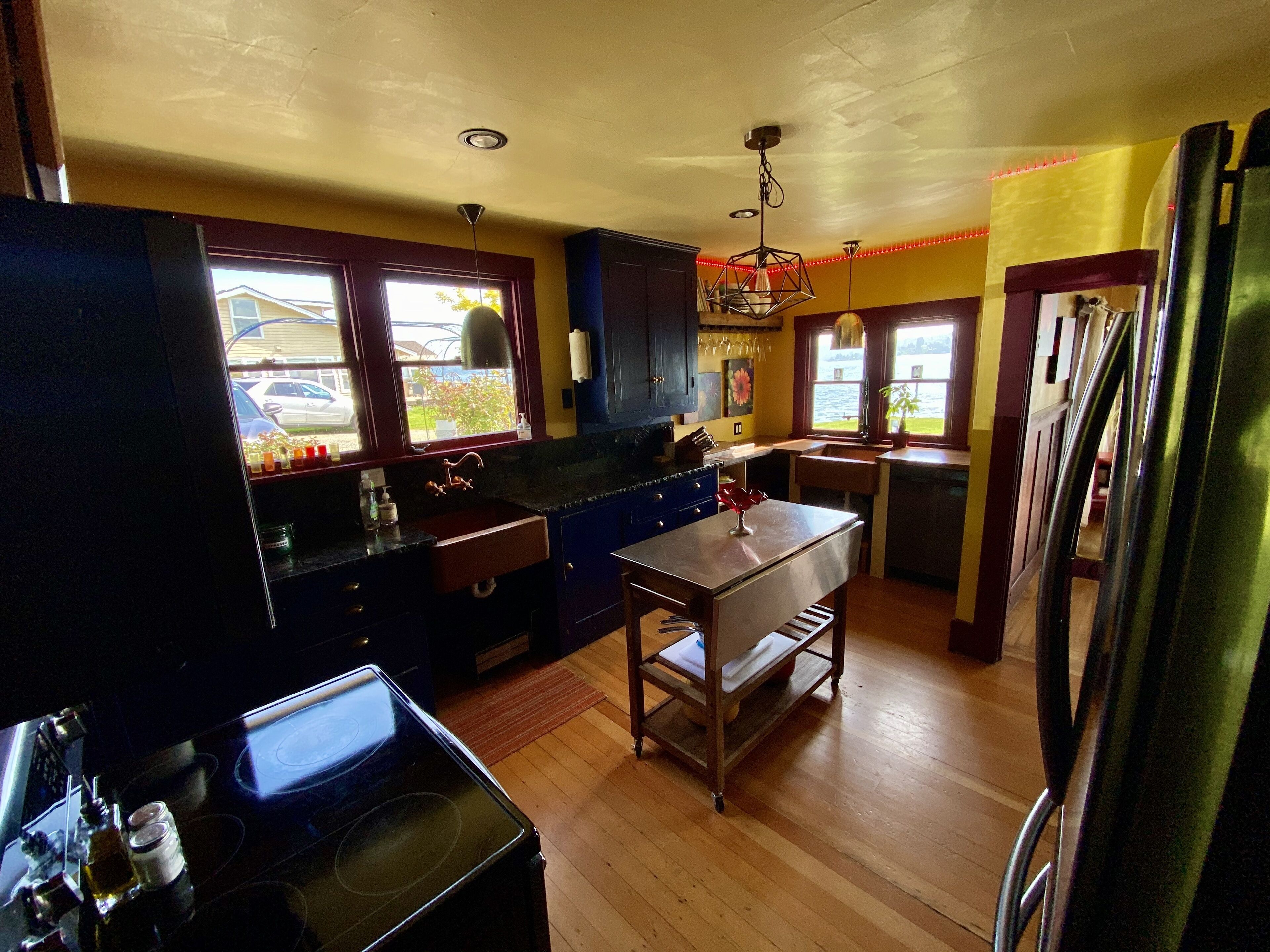 SHABBY CHIC WATERFRONT RETREAT is a relaxing, serene low bank waterfront home