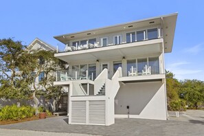 Exterior - Pelican Place - 30A, Seagrove Beach, Heated Saltwater Pool, Deeded Beach Access! (Santa Rosa Beach)