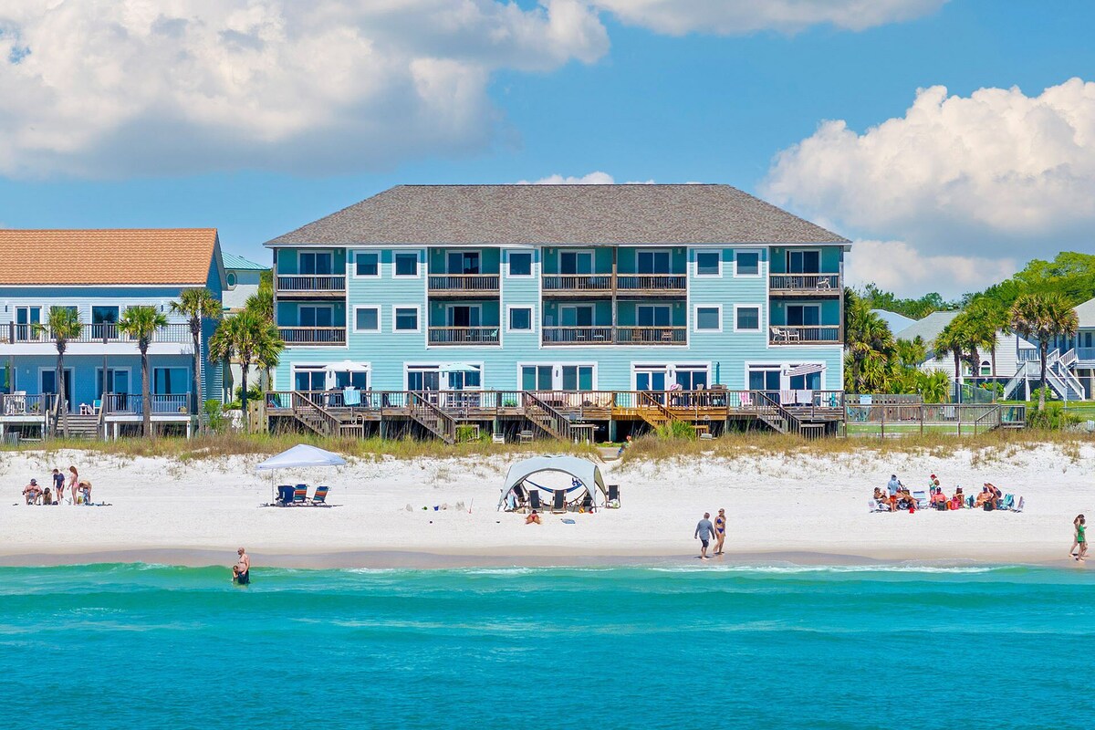 Blessed - Laguna Beach, Gulf Front, Community Pool, Pet Friendly!