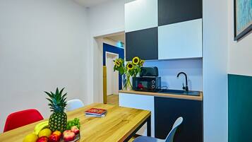 Lunch, dinner, brunch served; local and international cuisine