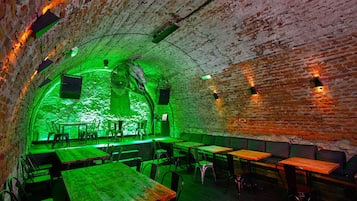 Cocktail bar