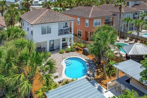A heated pool - Treasure Chest – Stylish Update, Heated Pool, No Roads to Beach + Outdoor Bar! (Miramar Beach)