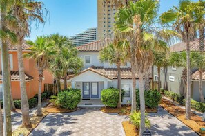 Exterior - Treasure Chest – Stylish Update, Heated Pool, No Roads to Beach + Outdoor Bar! (Miramar Beach)
