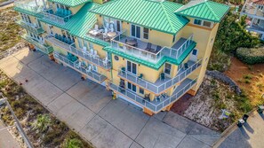 Exterior - Great Townhome w/ Amazing Views! Walking Distance To Everything on the Beach! (Pensacola Beach)