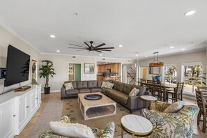 TV, DVD player - Great Townhome w/ Amazing Views! Walking Distance To Everything on the Beach! (Pensacola Beach)