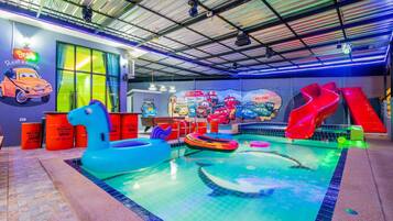 4 Bedrooms Villa | Terrace/patio