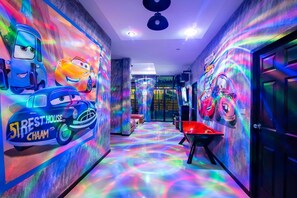 4 Bedrooms Villa - Rest House Supercar Pool Villa (Cha-am)