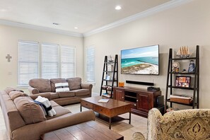 TV - Puesta Del Sol - Luxury Townhome, Swimming Pool, Private Beach Access! (Miramar Beach)