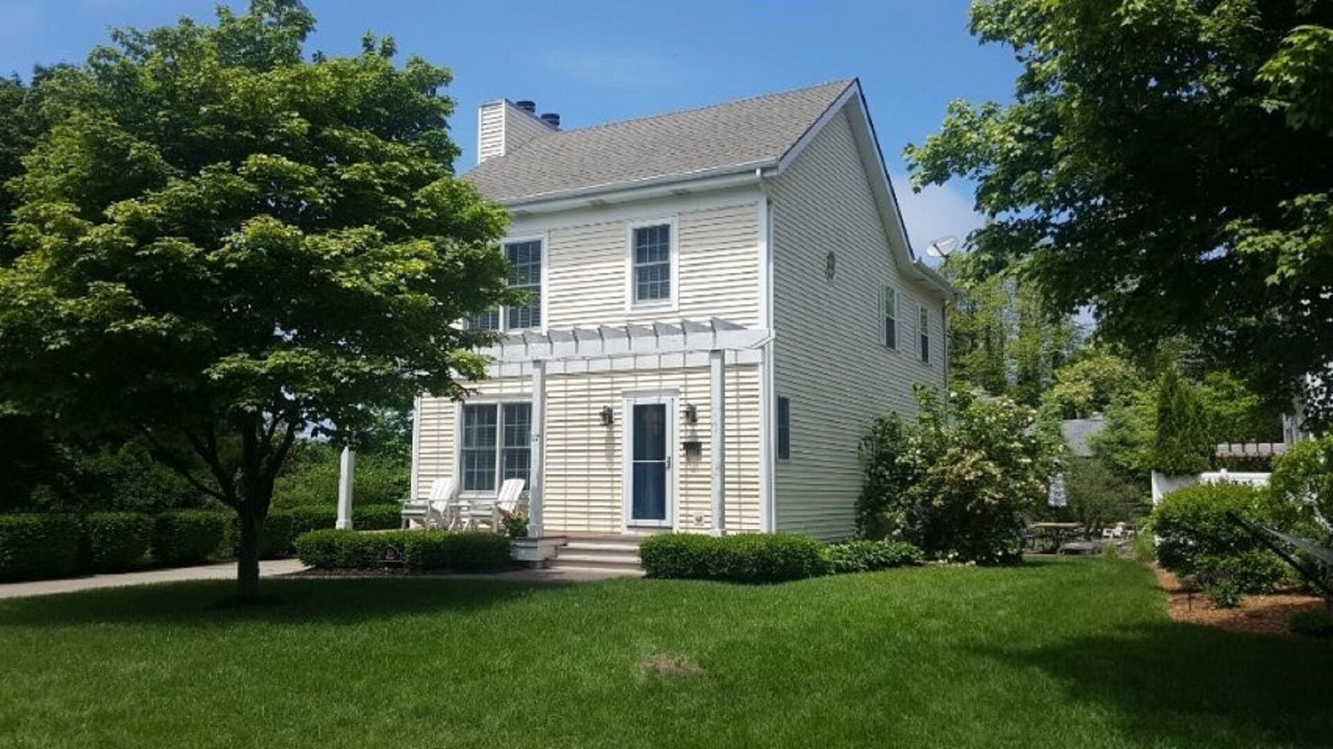 BEAUTIFUL BEACH HOUSE!  SLEEPS 12.  FIRE PIT. WALK TWO BLOCKS TO BEACH!