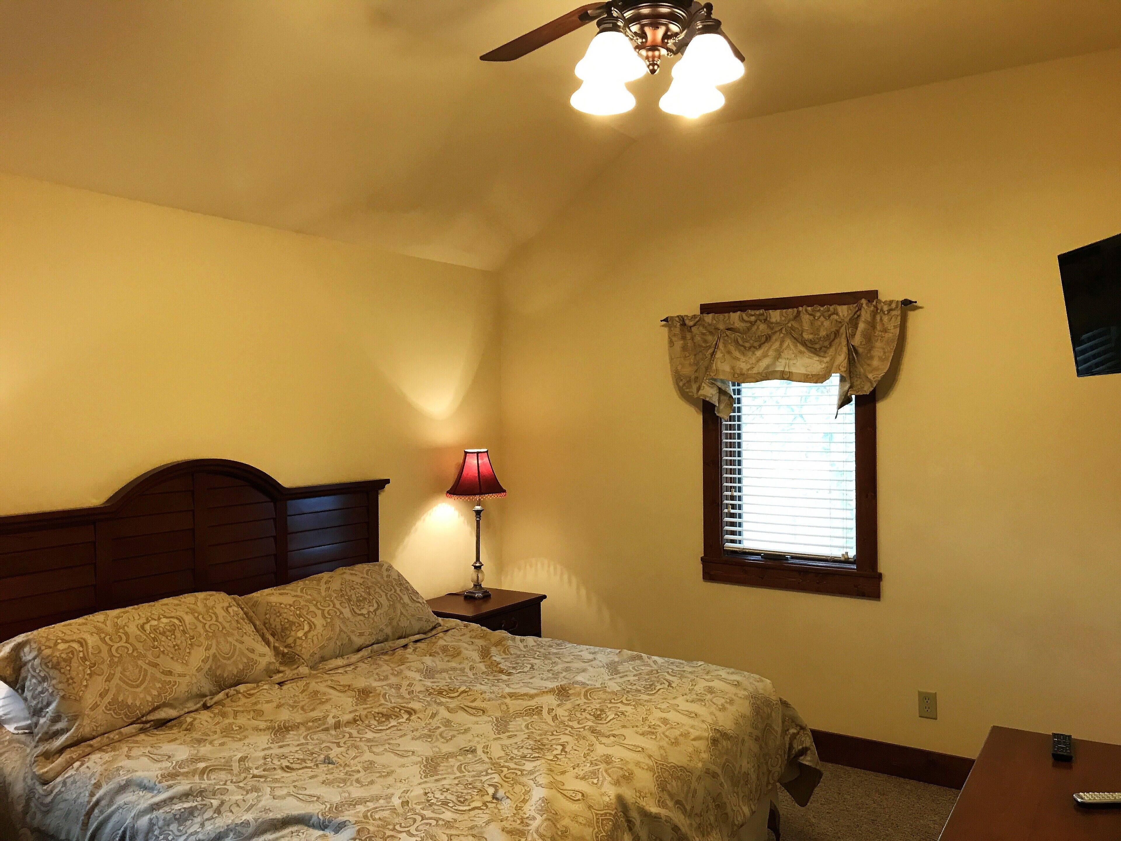 On The Golf Course, Outdoor Kitchen, Hot Tub and So Much More!