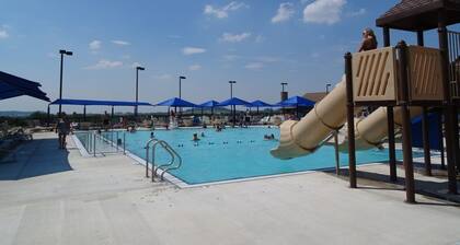 On The Golf Course, Outdoor Kitchen, Hot Tub and So Much More!