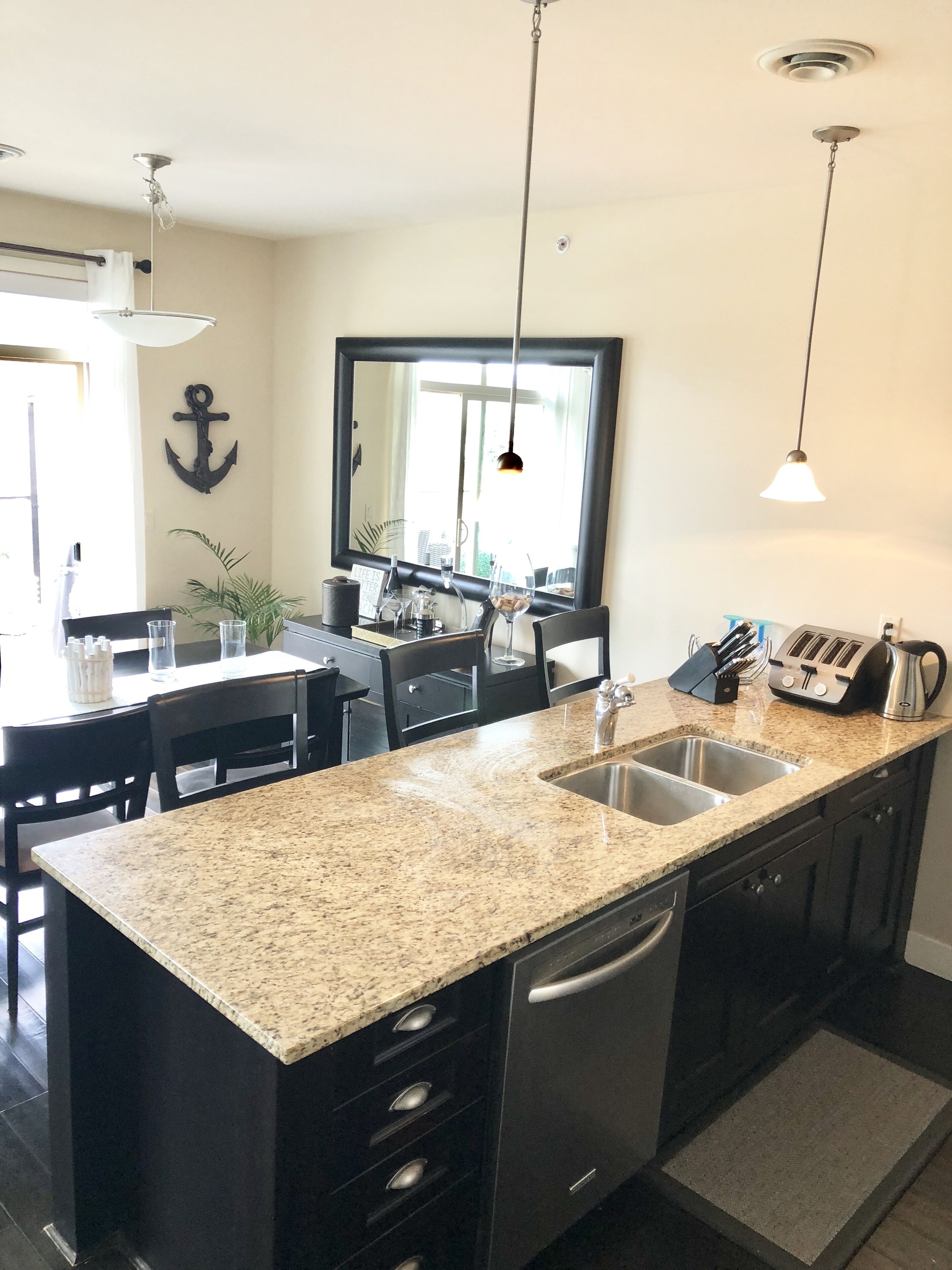 Barona Beach Luxury Lake Front Condo/W Boat Slip,  West Kelowna,