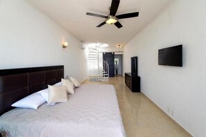 Comfort Townhome, Kitchen, Ocean View | 2 bedrooms, free WiFi - Casita Hidalgo (Puerto Vallarta)