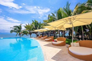 Outdoor pool - Peninsula 2 - 17C (Puerto Vallarta)