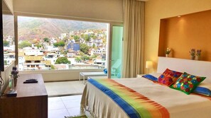 Comfort Condo, Kitchen, Mountain View | 2 bedrooms, in-room safe, iron/ironing board, free WiFi - Zenith Ph 702 (Puerto Vallarta)