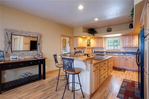 House, Multiple Beds (Valley View Home) | Private kitchen | Fridge, microwave, stovetop, dishwasher
