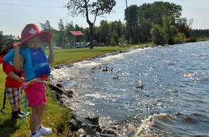 Yksityinen ranta, valkoista hiekkaa