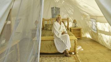 Tent, 1 Queen Bed | Individually decorated, individually furnished, blackout drapes