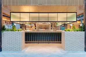 Restaurant - Holiday Inn London Heathrow - Bath Road by IHG (West Drayton)