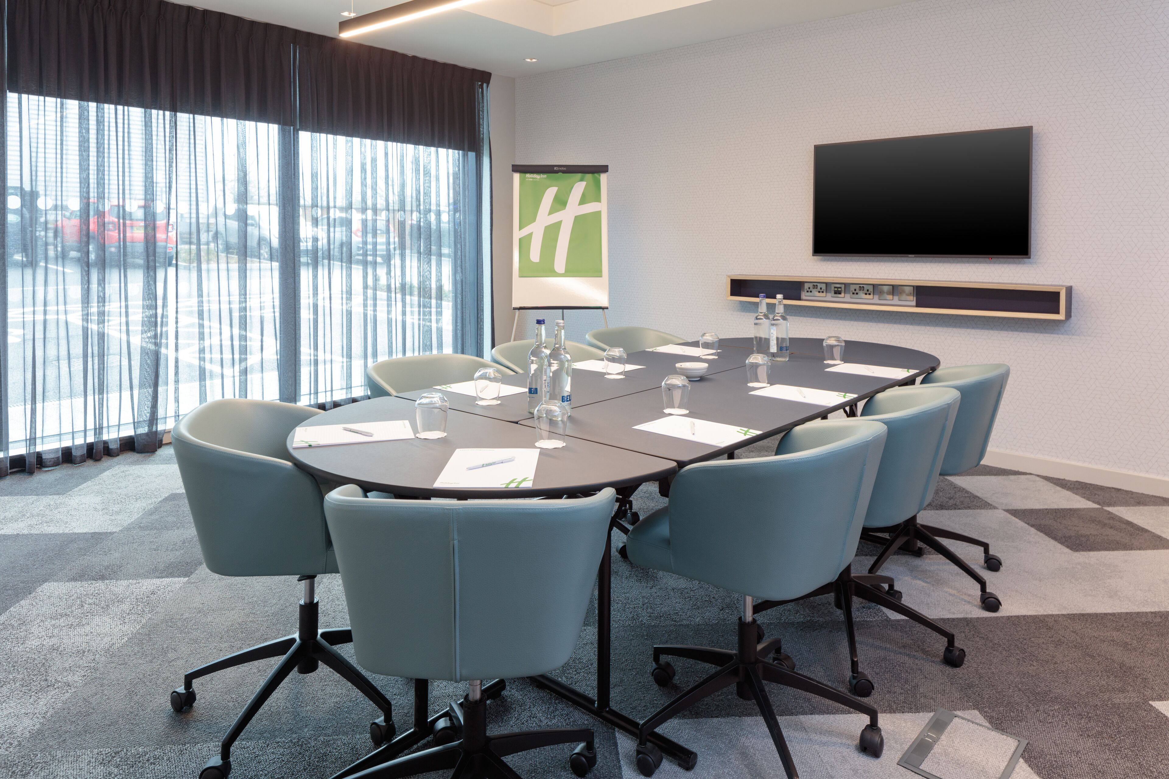 Photo - Holiday Inn London Heathrow - Bath Road by IHG