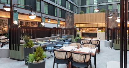 Holiday Inn London Heathrow - Bath Road by IHG