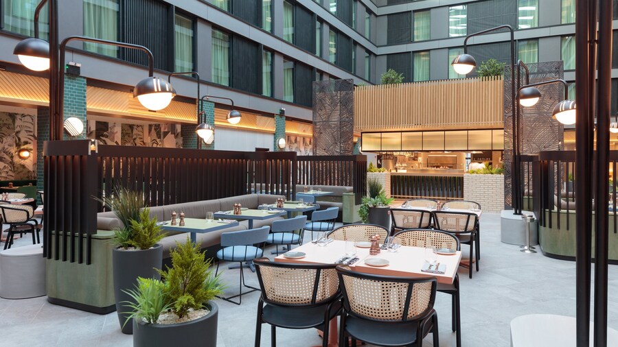 Holiday Inn London Heathrow - Bath Road by IHG