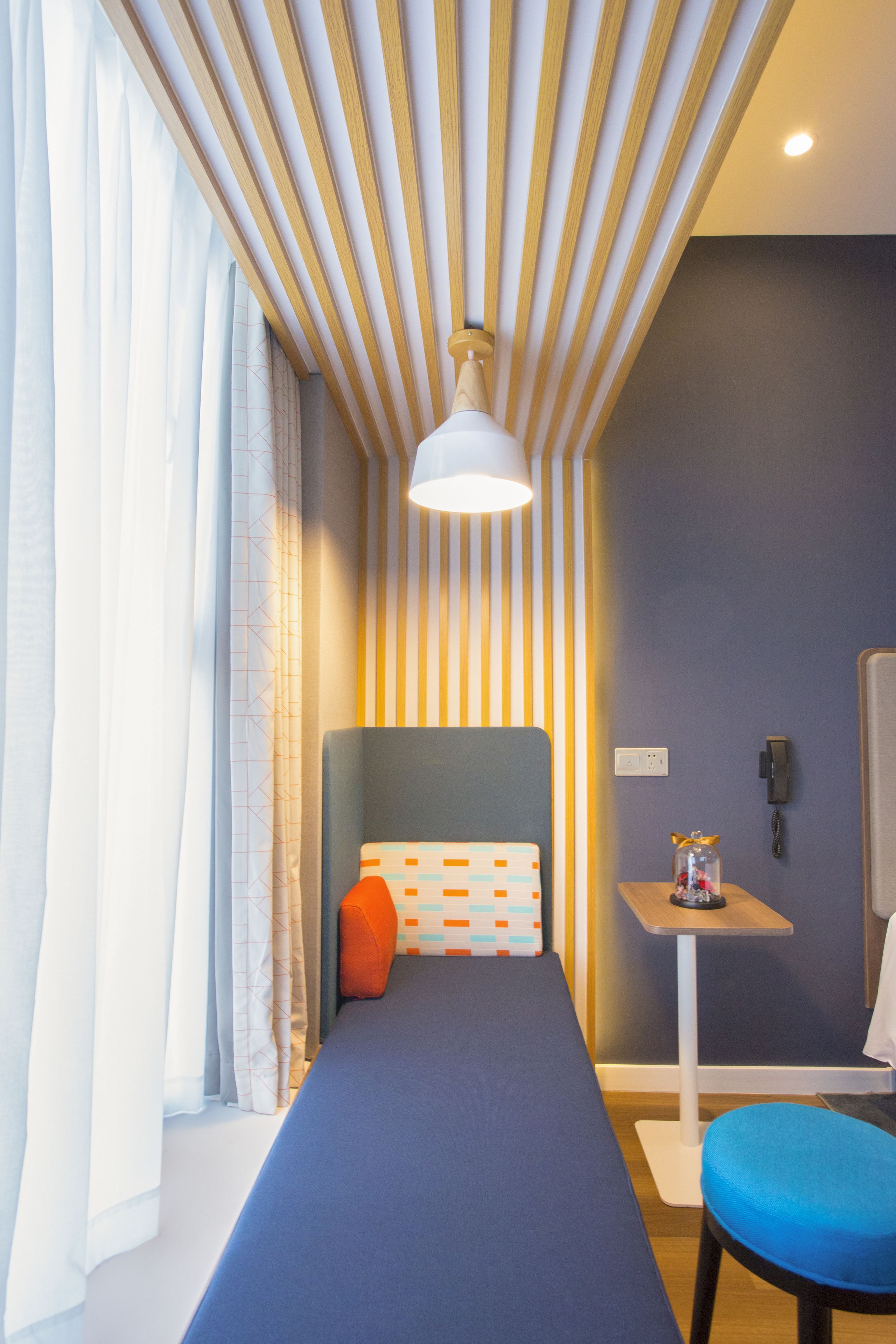 standard room, 2 single beds | 1 bedroom, in-room safe, desk, soundproofing