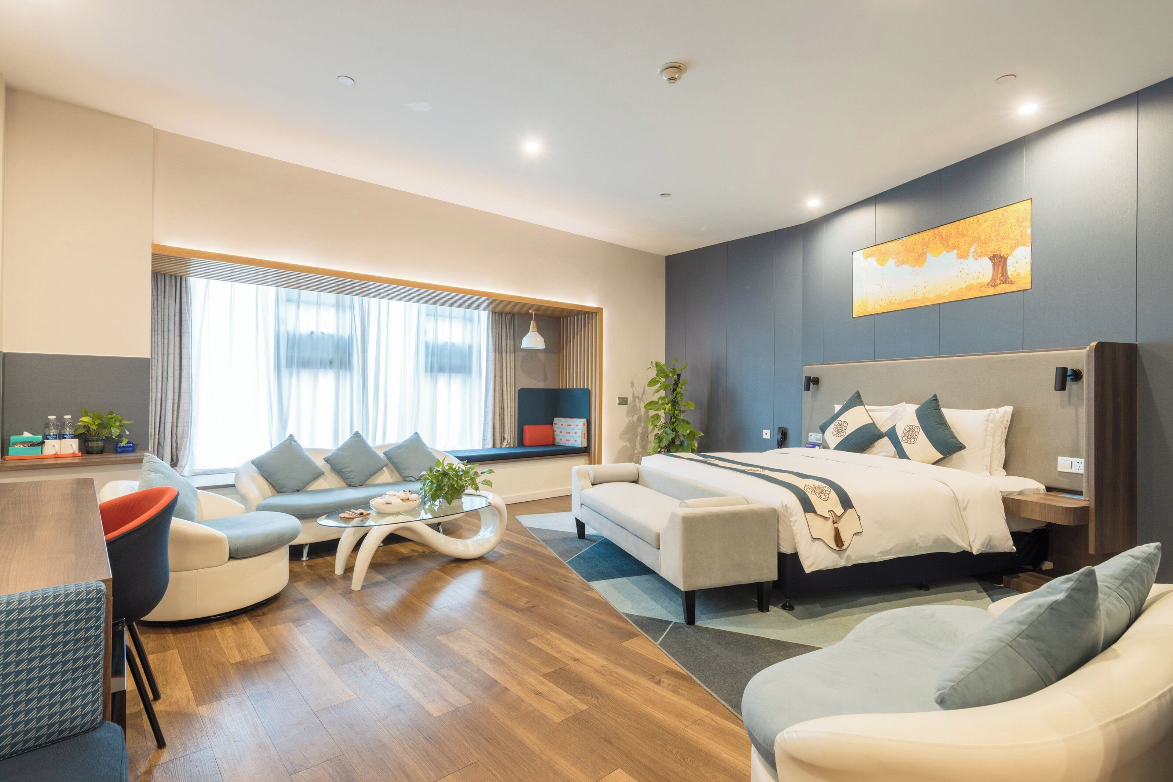 1 bedroom, in-room safe, desk, soundproofing