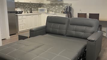 Comfort Suite, 1 Queen Bed with Sofa bed | Restaurant