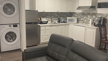 Comfort Suite, 1 Queen Bed with Sofa bed | 1 bedroom, desk, iron/ironing board, free WiFi