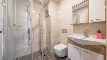 3 Bedroom Suite (Annex) | Free WiFi, bed sheets