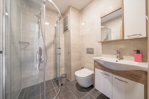 3 Bedroom Suite (Annex) | Kostenloses WLAN, Bettwäsche