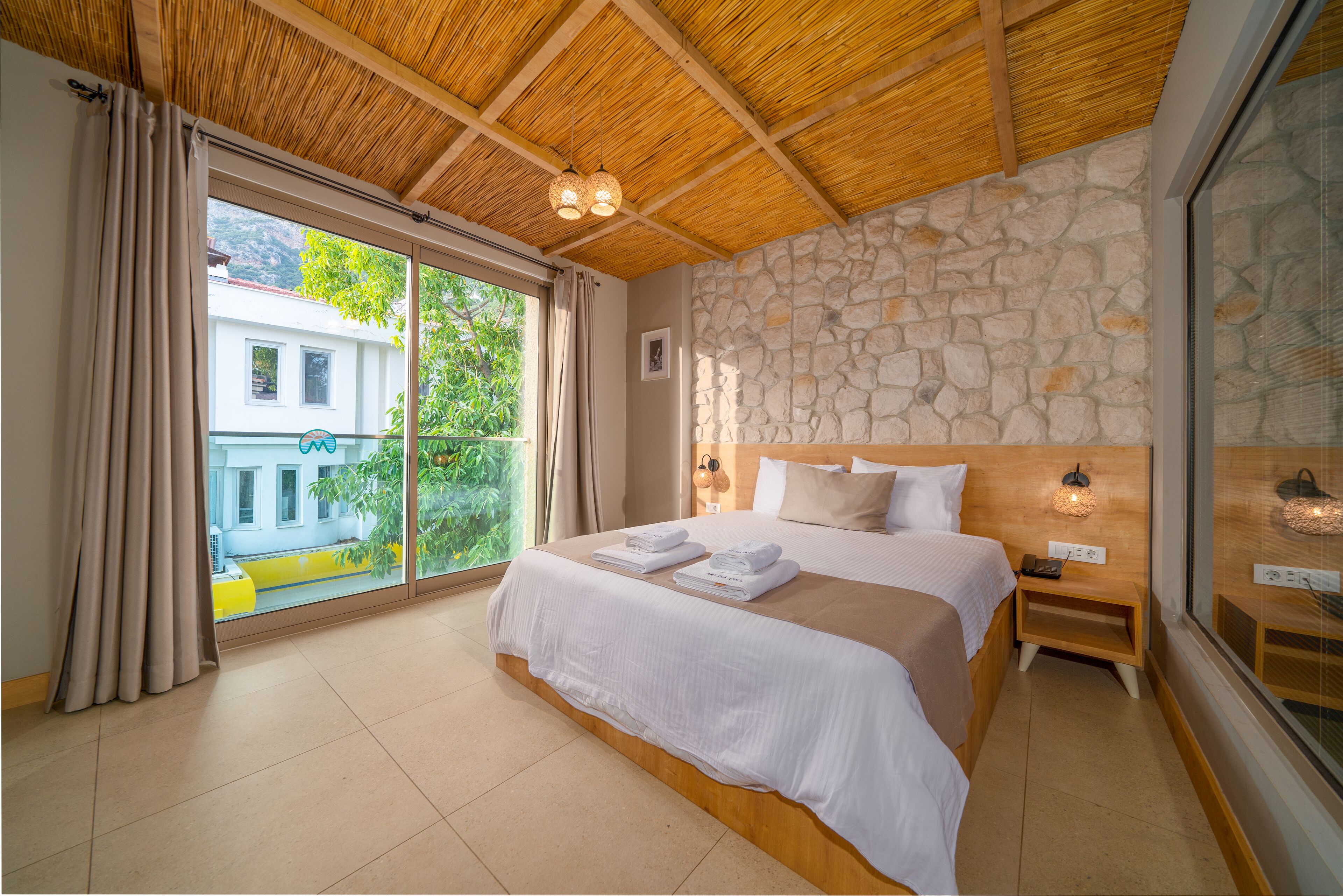 Deluxe Double Room | Free WiFi, bed sheets