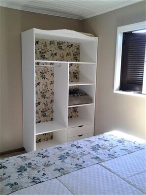 Room, 2 Bedrooms | Room amenity