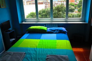 Double Room, Shared Bathroom | Egyptian cotton sheets, premium bedding, memory foam beds - Dreamcatchers (La Spezia)