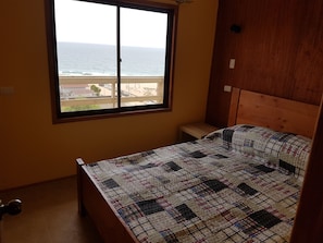 Family Cabin, 2 Bedrooms, Private Bathroom | 1 bedroom, premium bedding, individually furnished, soundproofing - cabañas vista bahia (Algarrobo)