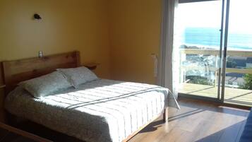 Cabana família, 2 quartos, banheiro privativo | 1 quarto, roupas de cama premium, individualmente mobiliados