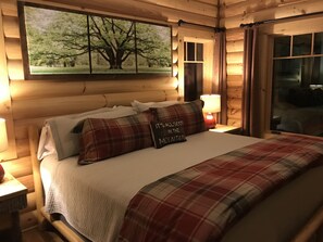 2 bedrooms, iron/ironing board, free WiFi, bed sheets - CUSTOM LOG HOME WITH FIREPLACE, FIRE-PIT AND HOT TUB (Hendersonville)