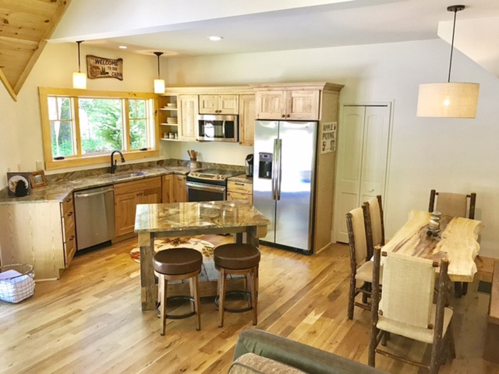 Hendersonville Custom Log Home with hot tub, fire-pit and fireplace