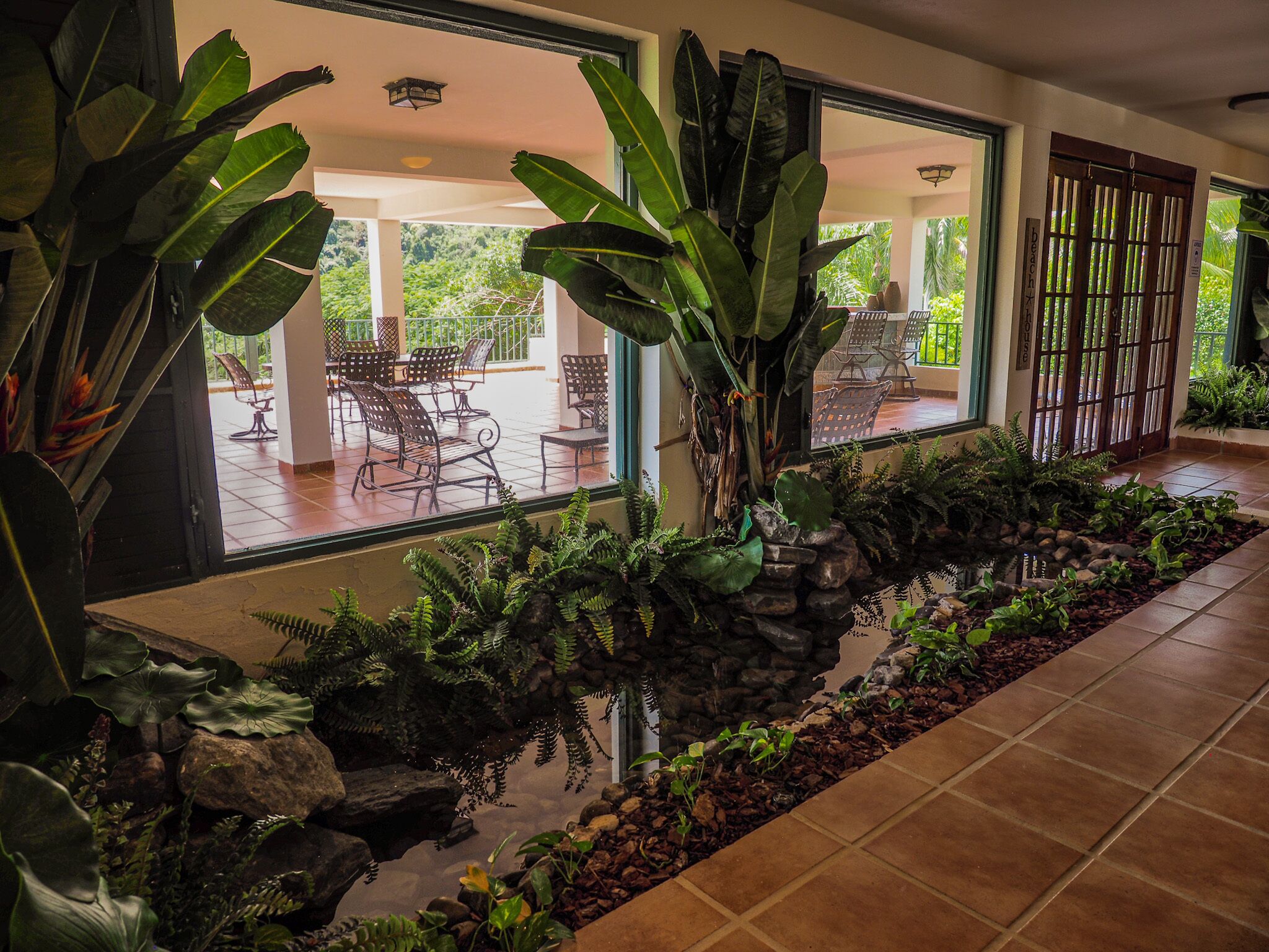 المنشأة من الداخل