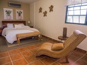 5 Schlafzimmer, Bügeleisen/Bügelbrett, Reisekinderbett, WLAN