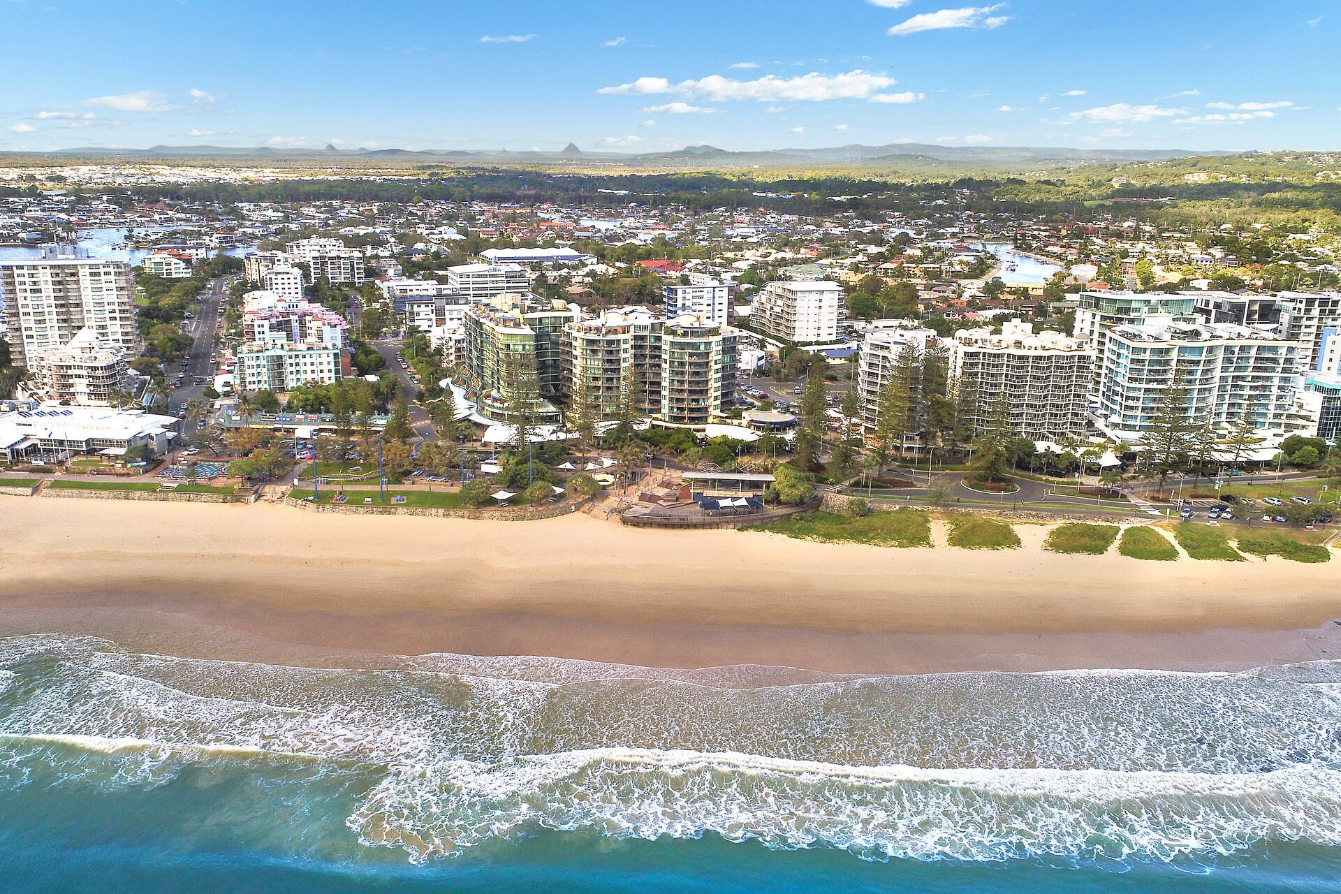 20 Steps to the Sand! - Beachfront Apartment! No Roads to Cross — image 9