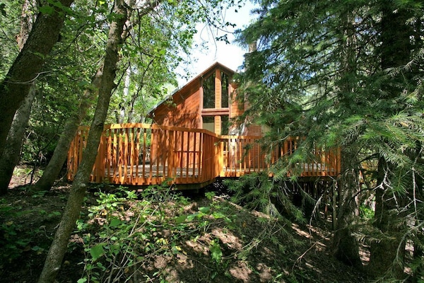 Hillside Hideaway